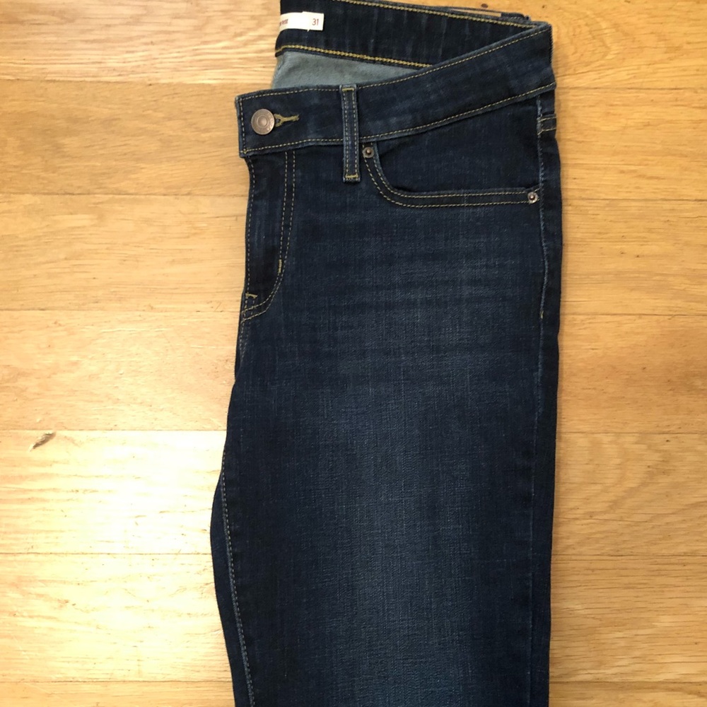 Never worn-Levi skinny jeans